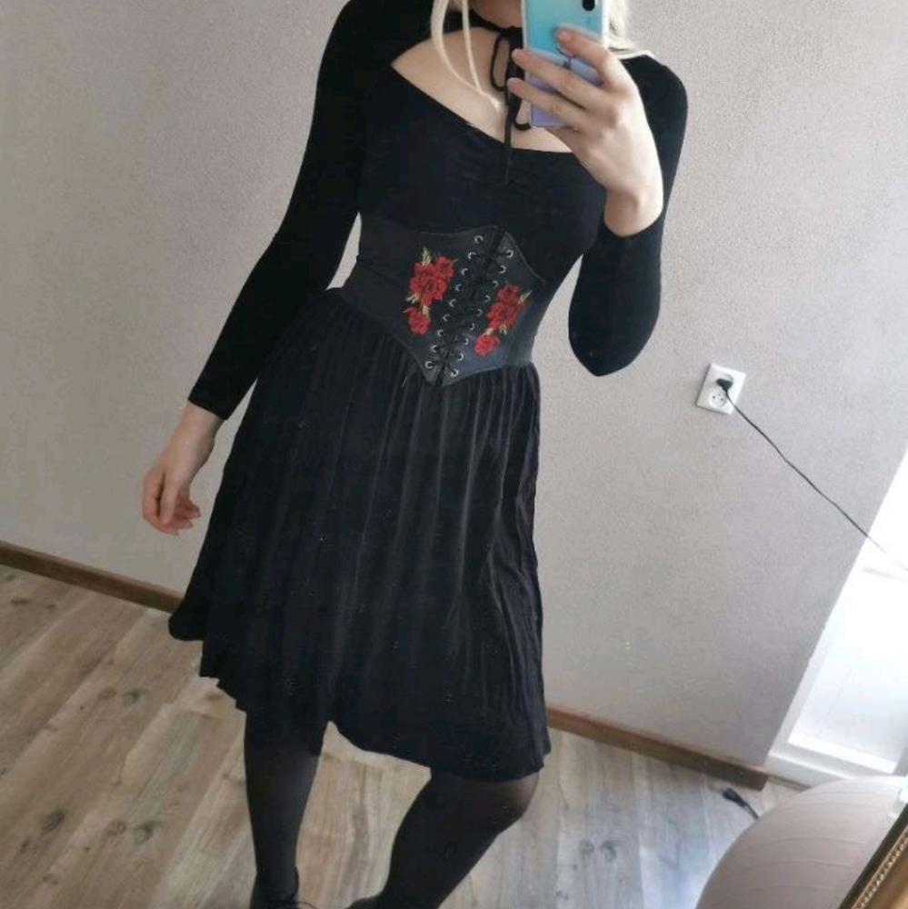 Black corset floral rose embroidered boho faux leather waist western dress belt - Picture 5 of 14